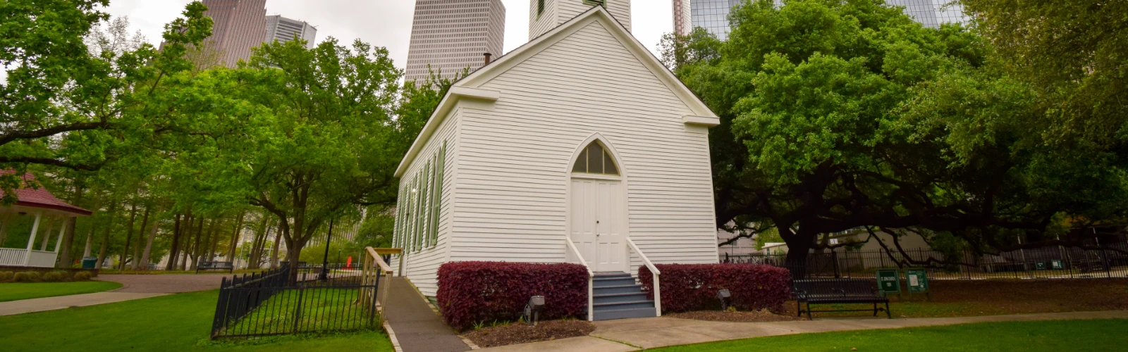 9 Best Gardens and Parks in Houston, TX