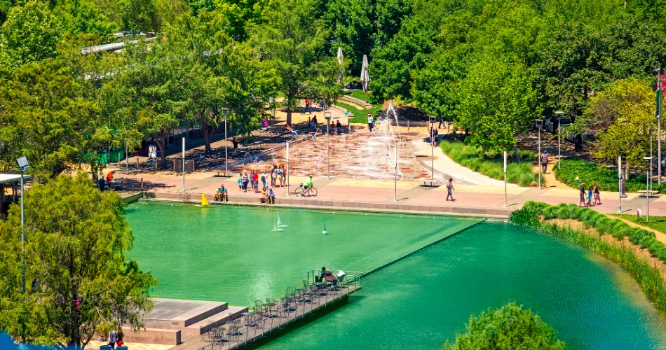 9 Best Gardens and Parks in Houston, TX