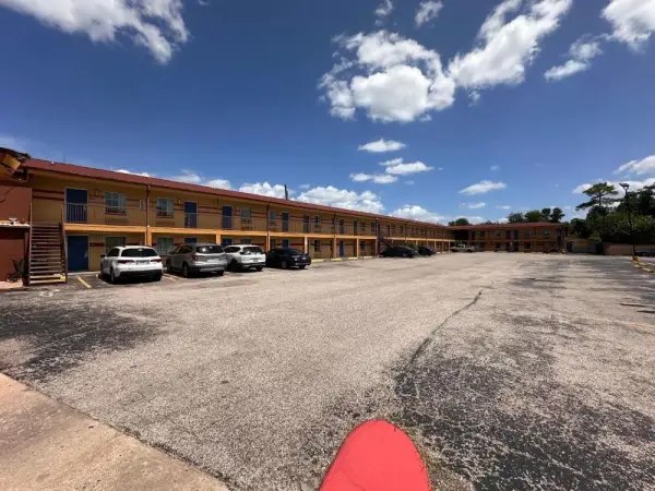 Bestway Inn 6