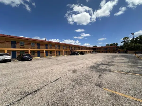 Bestway Inn 9